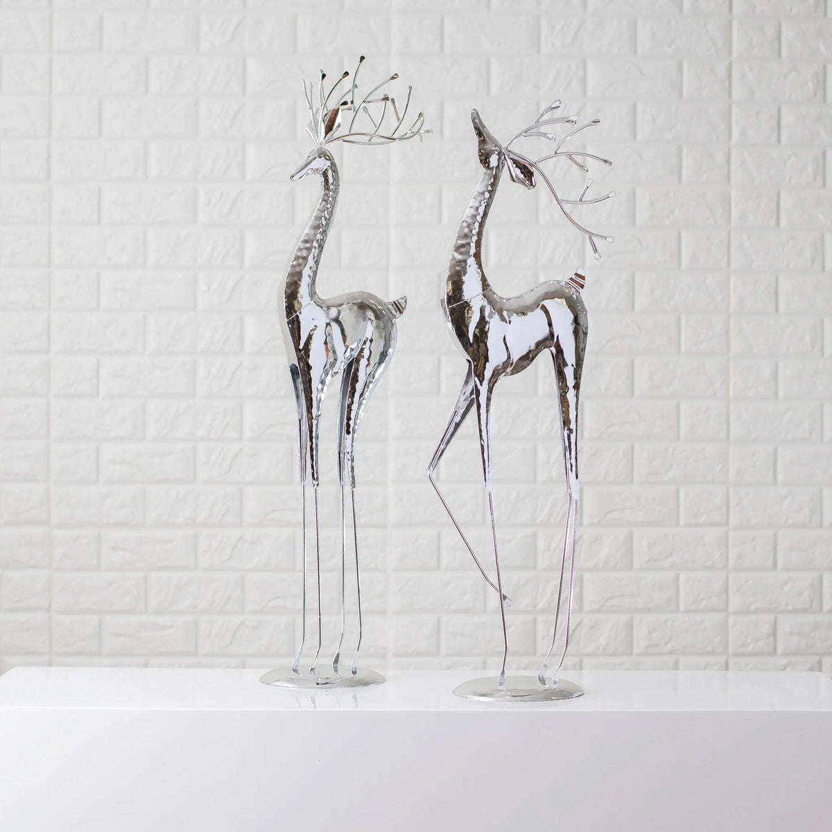 Yulemere Large Silver Plated Metal Reindeer Christmas Decor detail view 3
