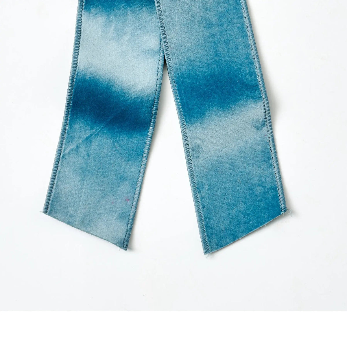 Yulemere Soft Blue Taffeta Wire Lined Hand Tied Drape Loop Bow detail view 3