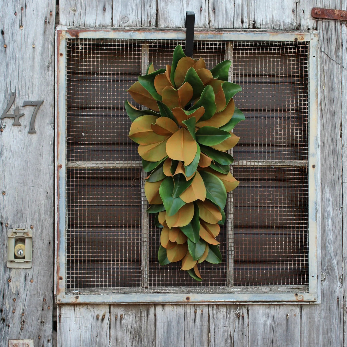 Yulemere Real Touch Magnolia Leaf All Seasons Teardrop Swag detail view 2