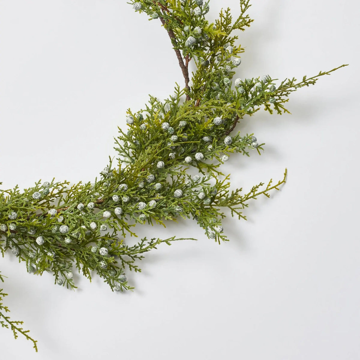 Yulemere Real Touch Seeding Juniper Berry Classic Christmas Garland overall view