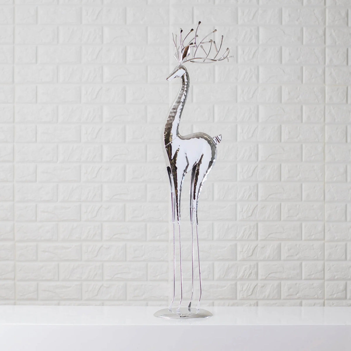 Yulemere Large Silver Plated Metal Reindeer Christmas Decor detail view 2